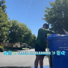 Trash-Bin-Cleaning-in-Turlock-CA 1