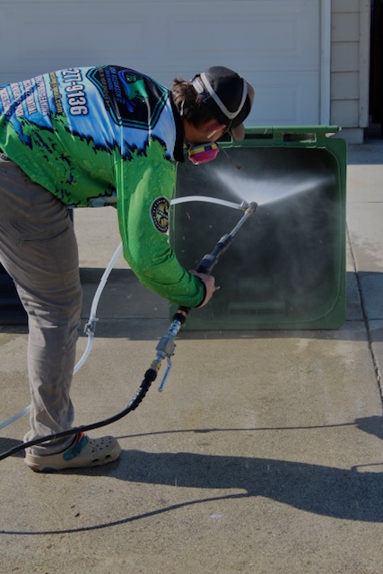 Trash bin cleaning